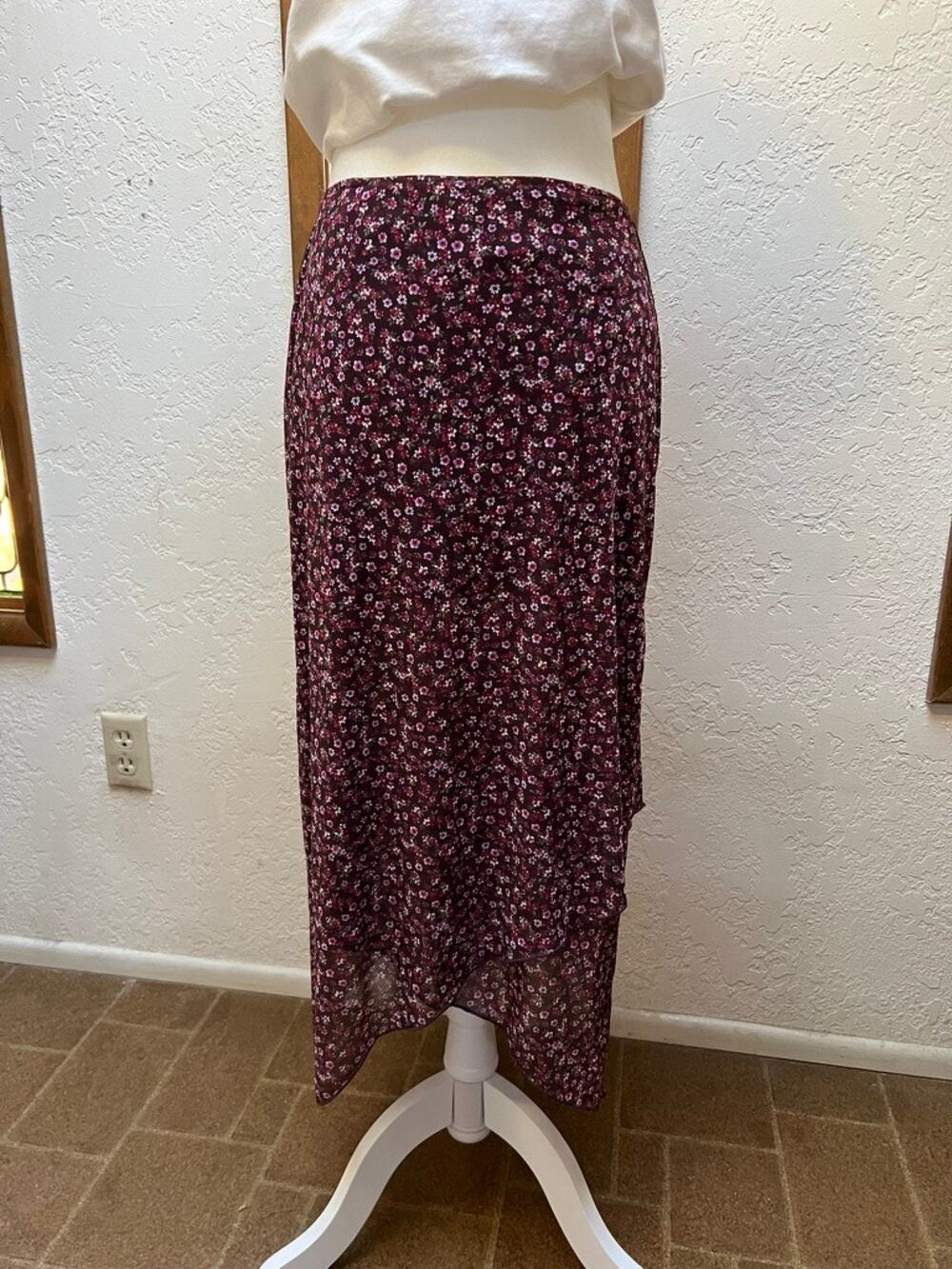 Y2K Style Women's Midi Slip Skirt Floral layering hem Size Medium